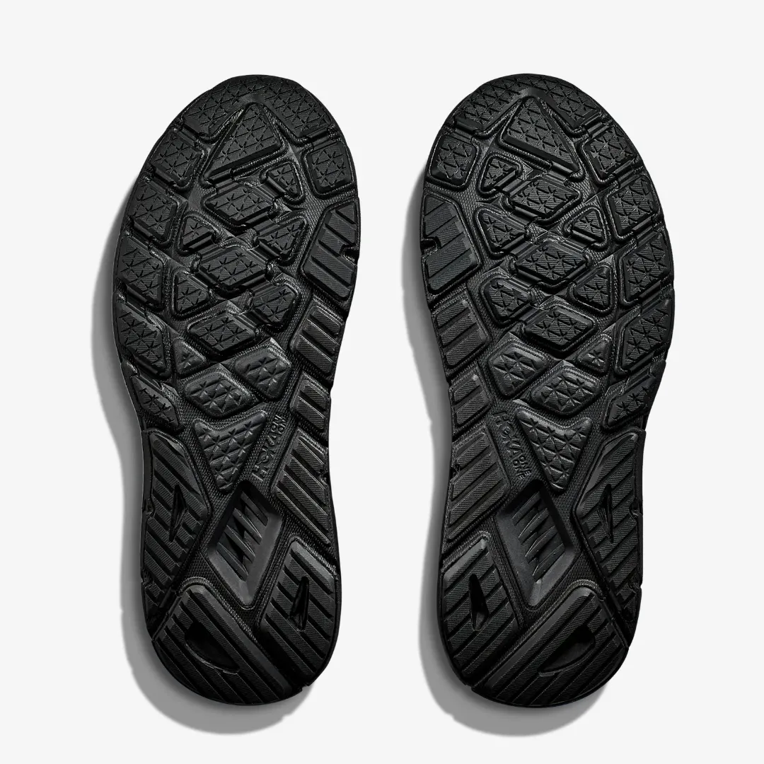 HOKA ARAHI 7 TRIPLE BLACK