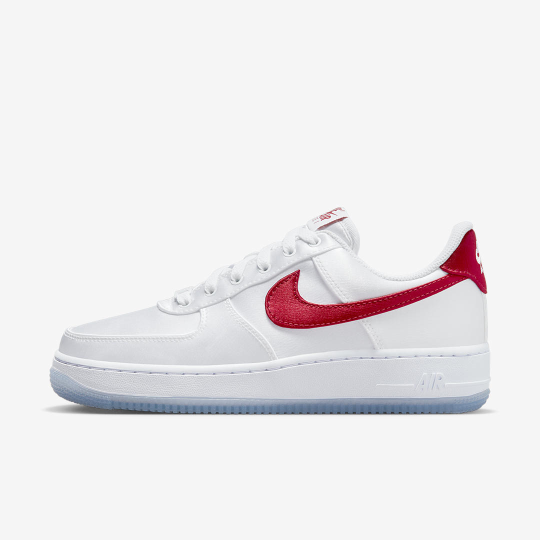 NIKE AIR FORCE 1 LOW 07 SATIN WHITE VARSITY RED W