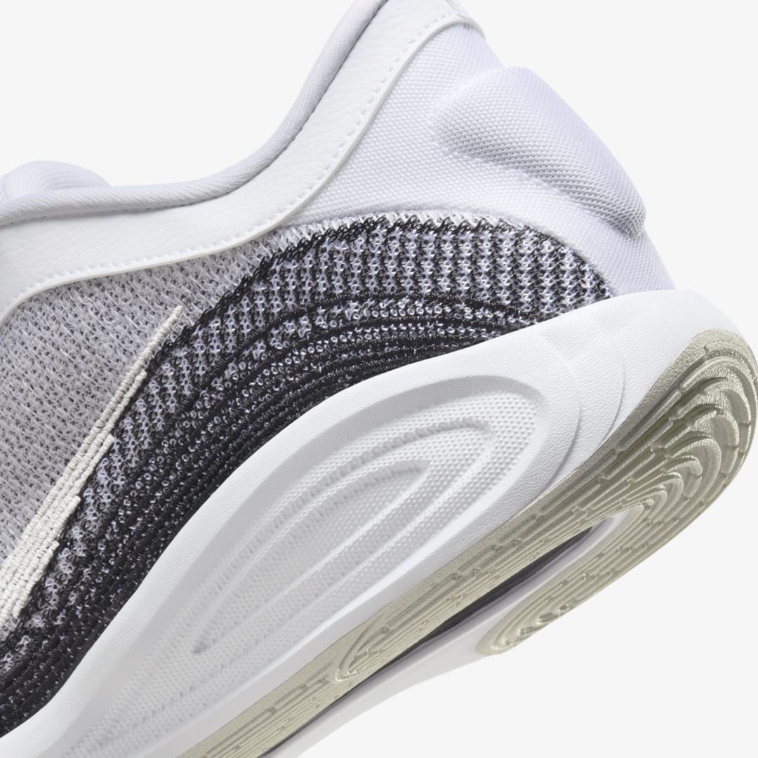 NIKE GT HUSTLE ACADEMY EP WHITE BLACK LIGHT BONE