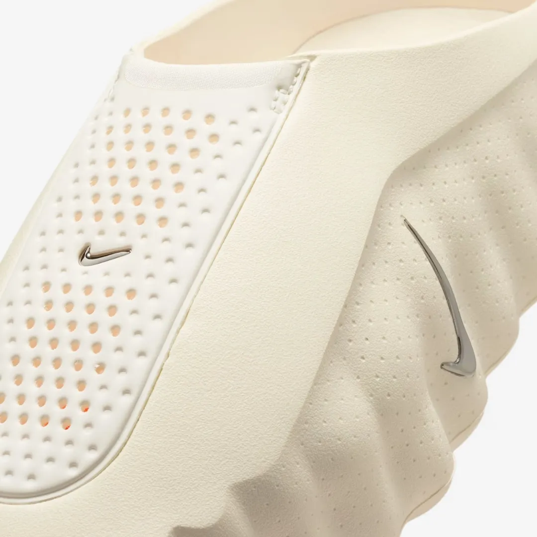 NIKE MIND 001 WOMEN'S PREGAME MULES SAIL HYPER CRIMSON