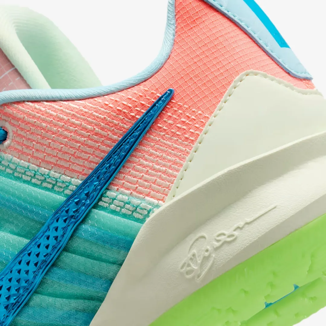 NIKE SABRINA 3 SE GS WHAT THE???