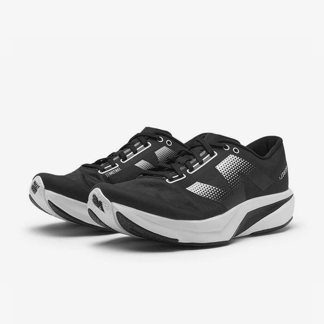 NEW BALANCE FUELCELL REBEL V4 BLACK WHITE